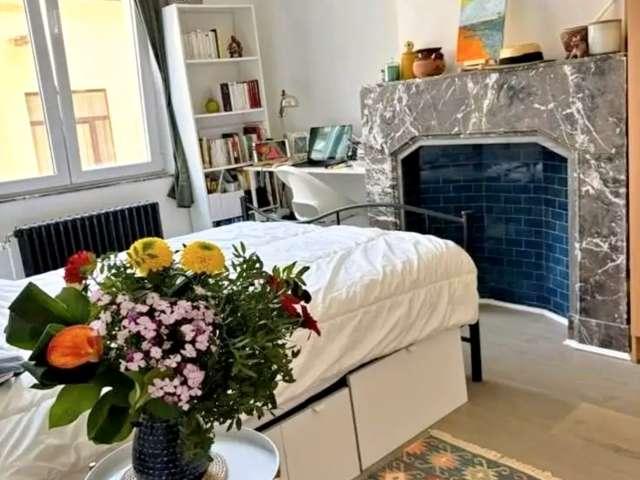 Room in shared flat in Kuregem Veeartsenij, Brussels