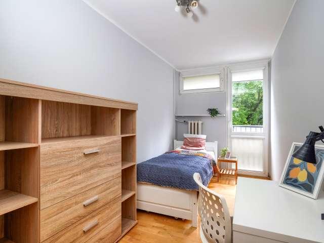 Room in shared flat in Śródmieście Północne, Warsaw