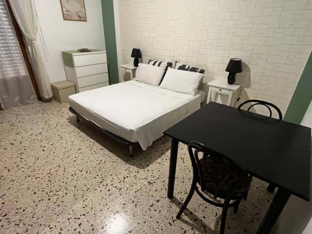 Room in Via Vito la Mantia, Palermo for 116 m² with 3 bedrooms