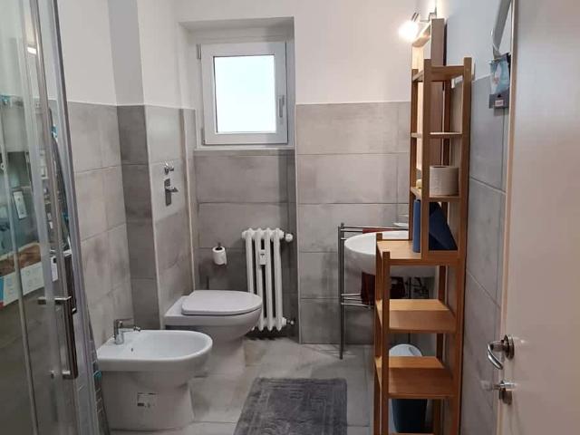 Room in Via Abelardo Pecorini, Milano for 140 m² with 4 bedrooms