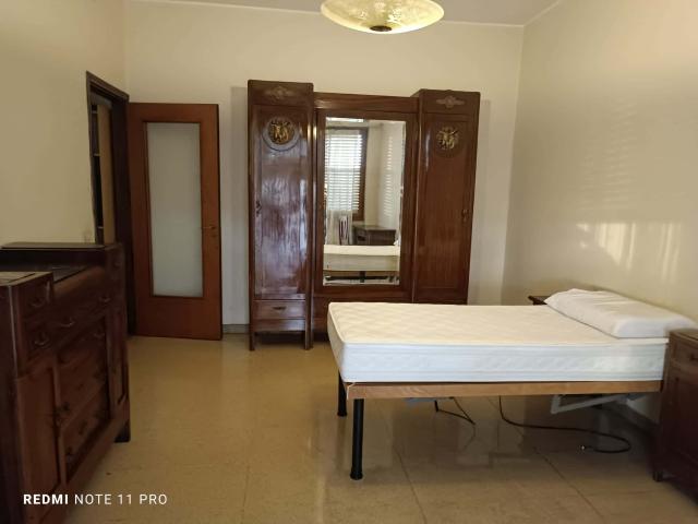 Room in Via Luigi Magrini, Bergamo for 120 m² with 3 bedrooms