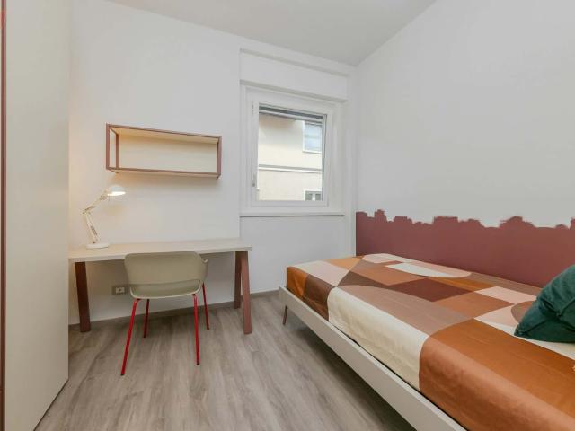 Room in Via Malpaga, Trento for 87 m² with 4 bedrooms