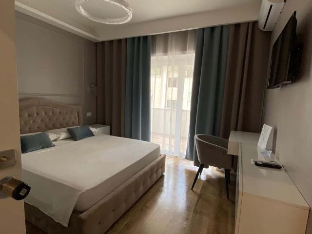 Room in Via Oderisi da Gubbio, Roma for 90 m² with 3 bedrooms