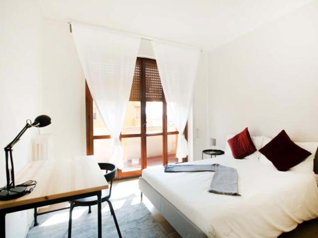 Room in Via Privata Mauro Rota, Milano for 70 m with 2 bedrooms