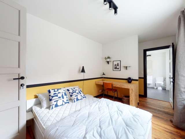 Room in 12 bedroom apartment for rent, Saint Pierre
