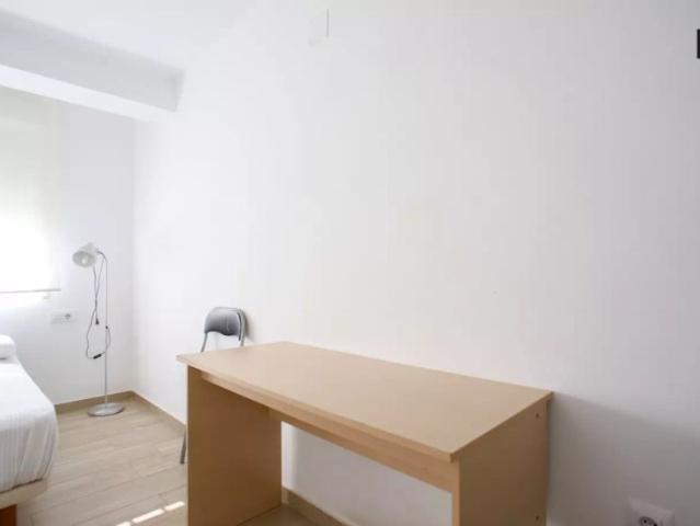 Room in 4 bedroom apartment in Camins al Grau, Valencia