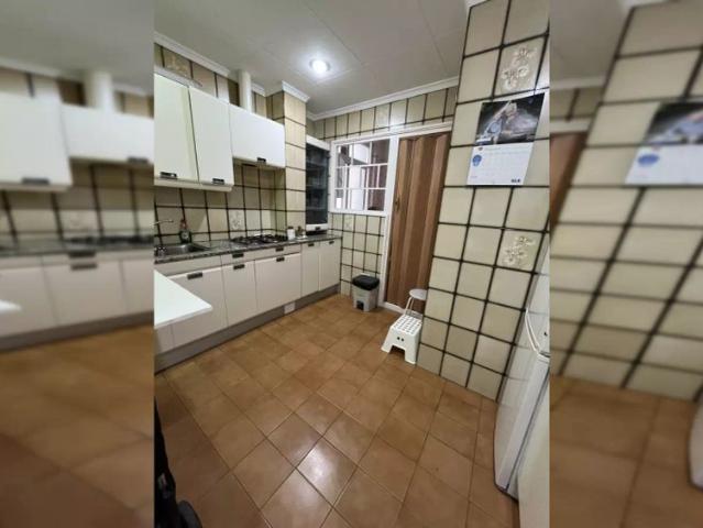 Room in 4 bedroom apartment in Barcelona