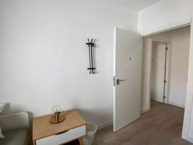 Room in 4 bedroom apartment in Madrid