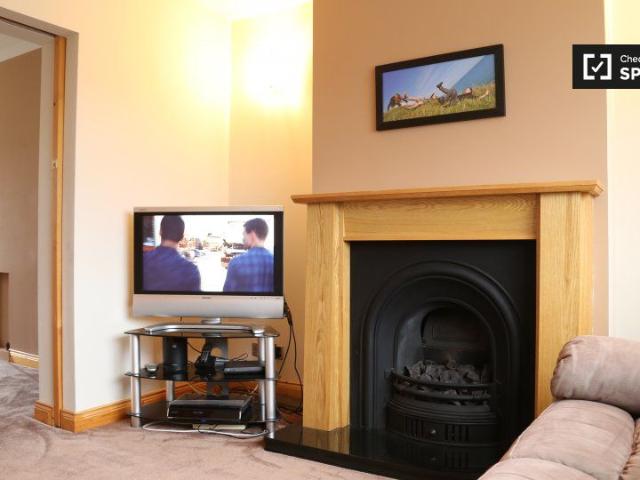Room in 4 bedroom apartment in North Central Area, Dublin