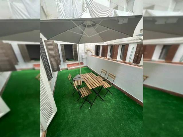Room in 5 bedroom apartment in Madrid
