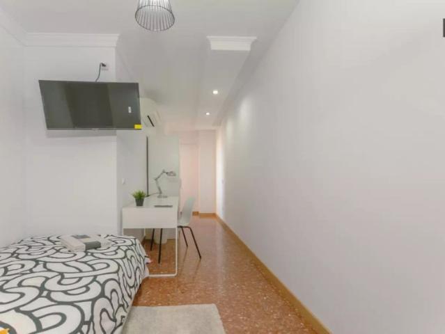Room in 6 bedroom apartment for rent in Burjassot, Valencia