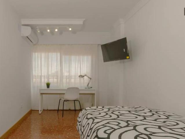 Room in 6 bedroom apartment for rent in Burjassot, Valencia