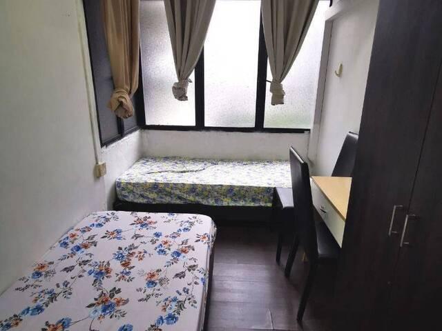 room / Kembangan MRT / Common room / 1pax stay / Available 12 Oct