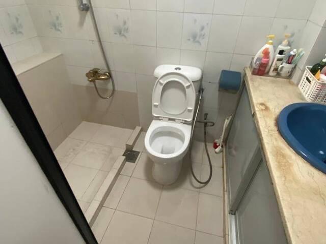 room / LAVENDER / Common room / 1pax stay / Available 3 October