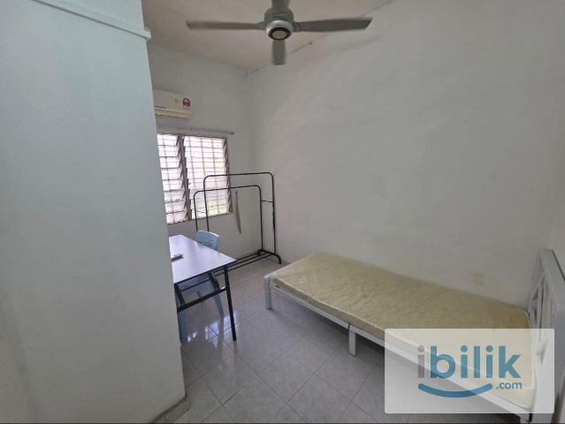 Room Limited Only MiddleRoom Rent at Kota Kemuning near Main Place Mall