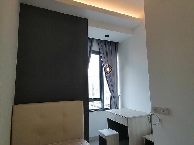Room Plus DM1802R1