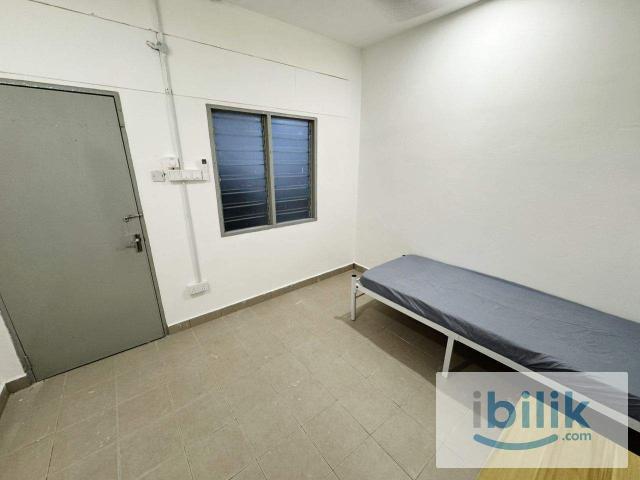Room Rent in Bandar Puchong Jaya Easy Access IOI Mall / LRT Station
