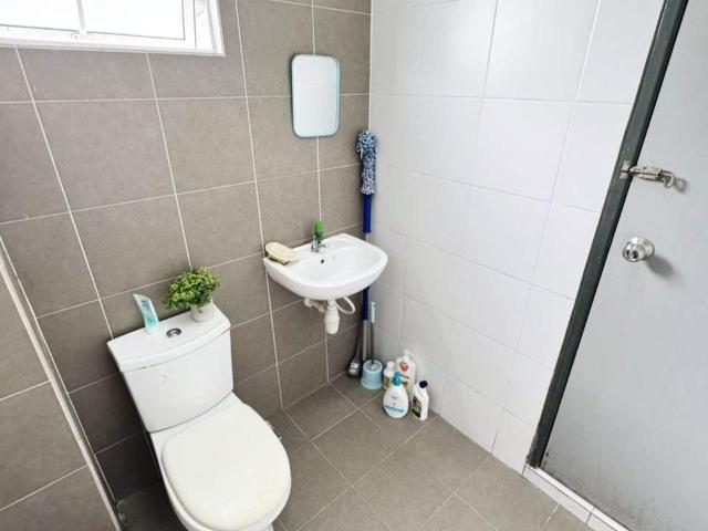 Room Rent Taman Sri Jaromas JenjaromSuper Promo1 Month Deposit0 deposit Location nearbySMK Jenjarom