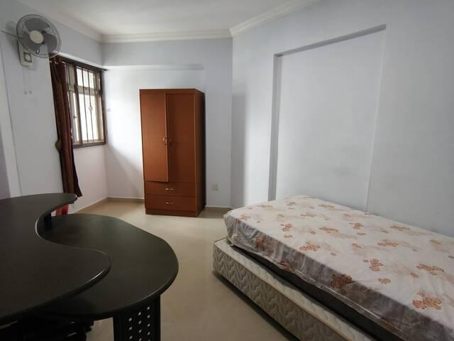 Room rental with aircon