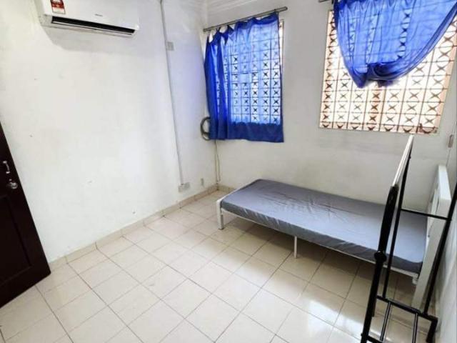 ROOM RENTAL WITH WINDOW FADASON VILLA KEPONG “Cheap room near MRT in KL ”