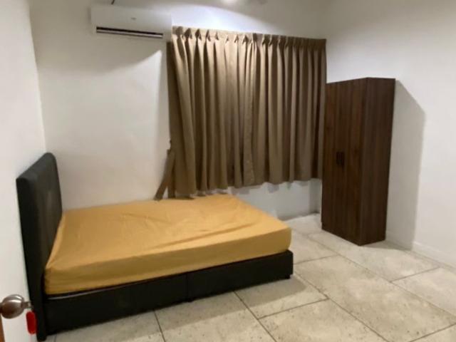 Room Rental at Jim Quee Residence 10 minutes walk to CIQ