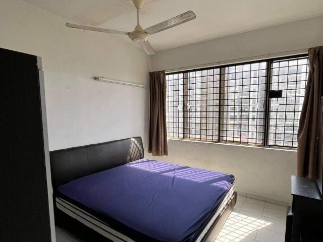 Room rental n park condo