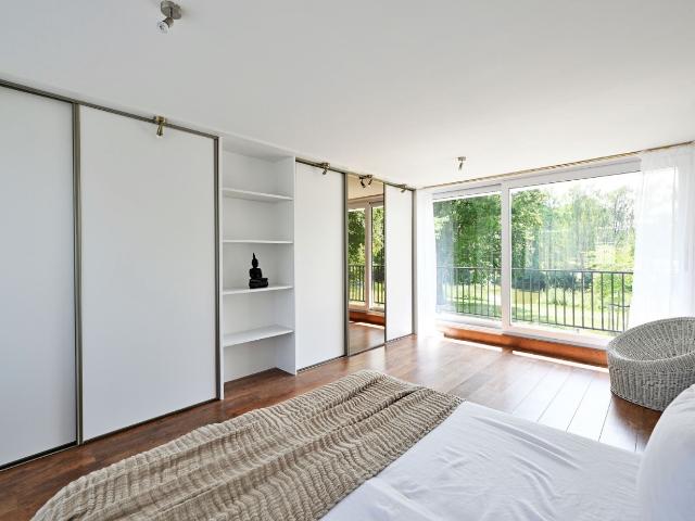 Room s for Students/Professionals