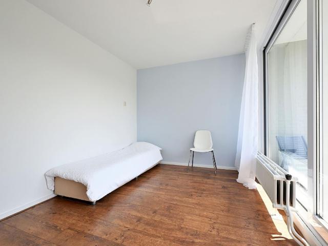 Room s for Students/Professionals