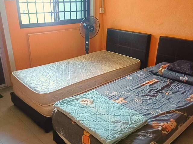 ROOM SHARE – Common Bedroom @ Blk 664 Buffalo Road Tekka Market