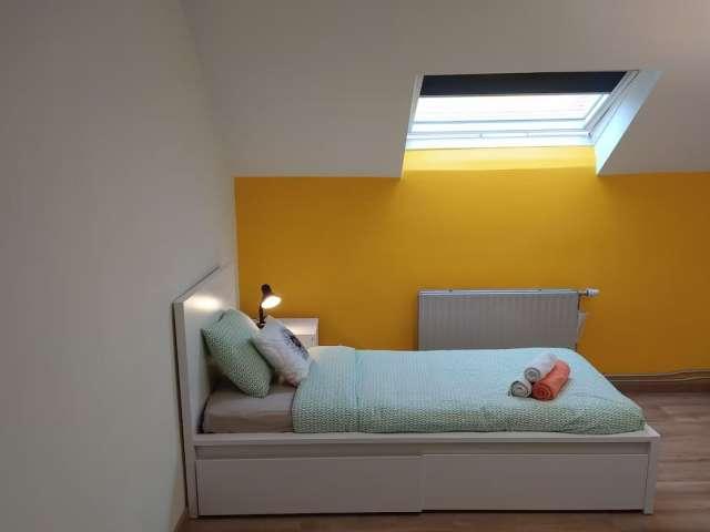 Room shared for rent in Saint Josse Centre, Brussels