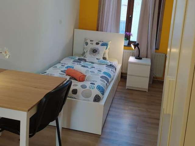 Room shared for rent in Saint Josse Centre, Brussels