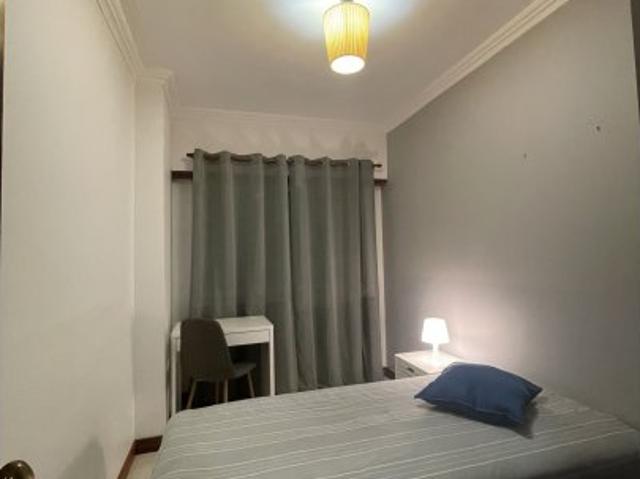 room_shared lisbon
