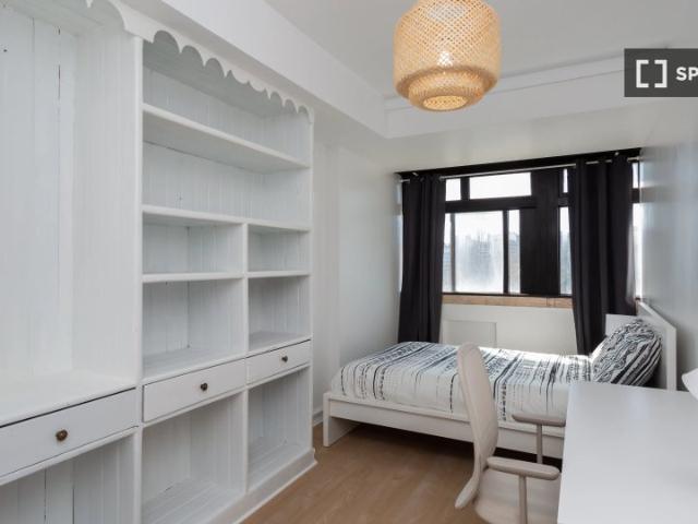 Quarto disponível para alugar em apartamento compartilhado com 10 quartos em Lisboa