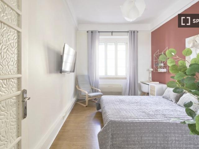 Quarto em apartamento compartilhado com 9 quartos, Lisboa