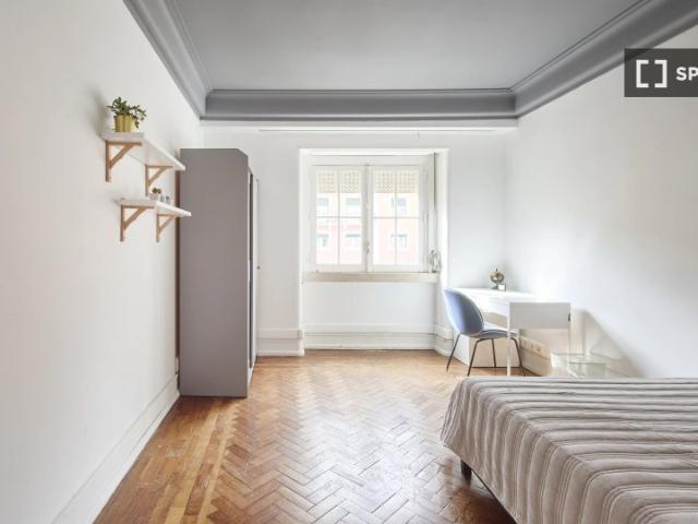 room_shared lisbon