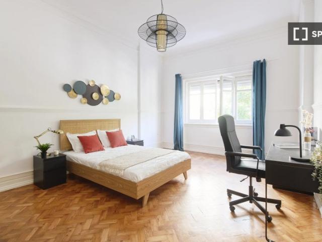 Quarto em apartamento partilhado de 10 quartos para alugar em Lisboa