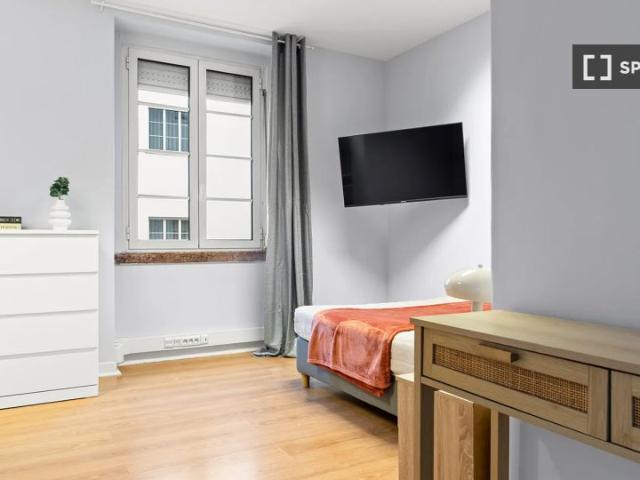 room_shared lisbon