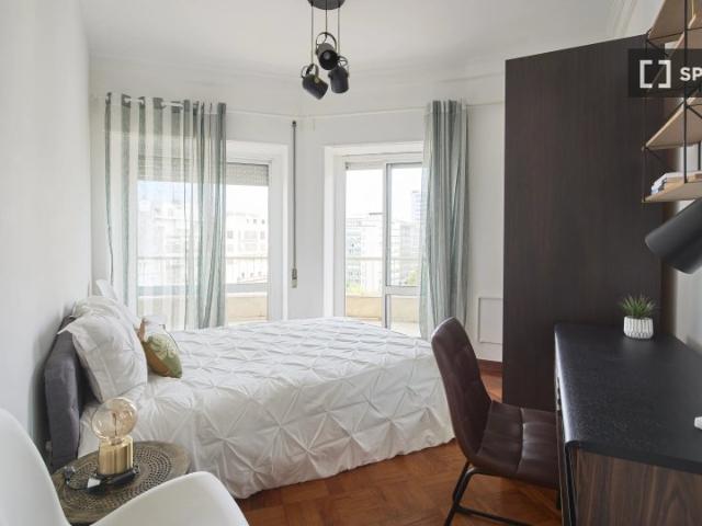 room_shared lisbon