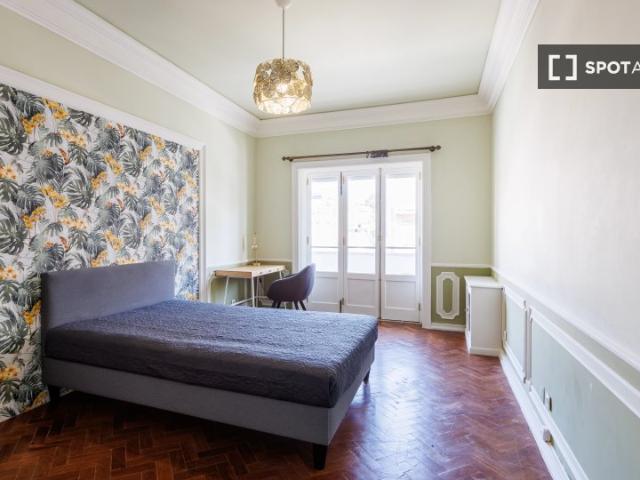 Quarto em apartamento compartilhado com 6 quartos, Lisboa