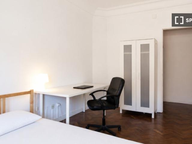 Quarto em apartamento partilhado de 7 quartos para alugar, Lisboa