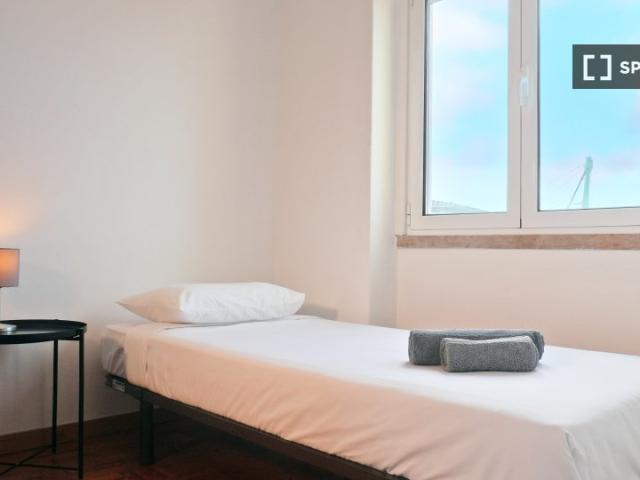 room_shared lisbon
