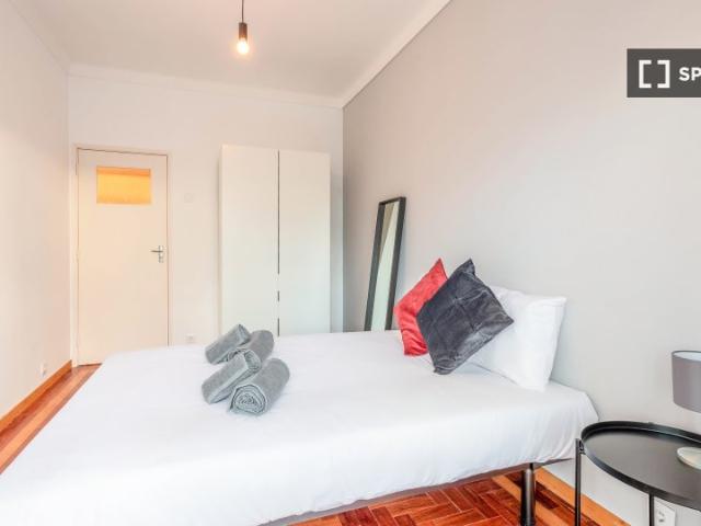 room_shared lisbon