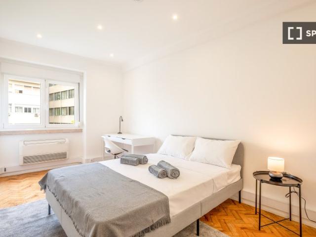 room_shared lisbon