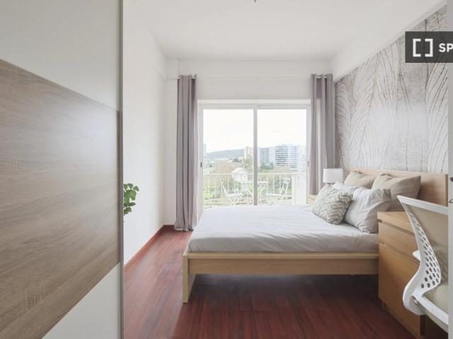 room_shared lisbon
