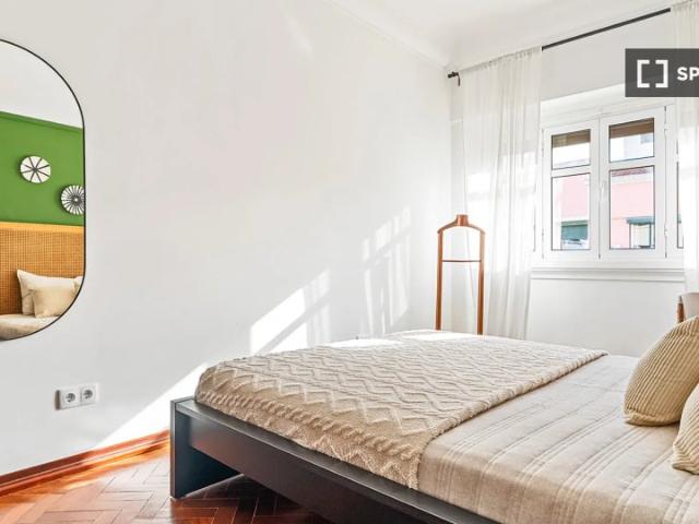 room_shared lisbon