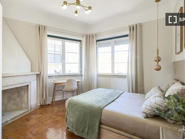 room_shared lisbon