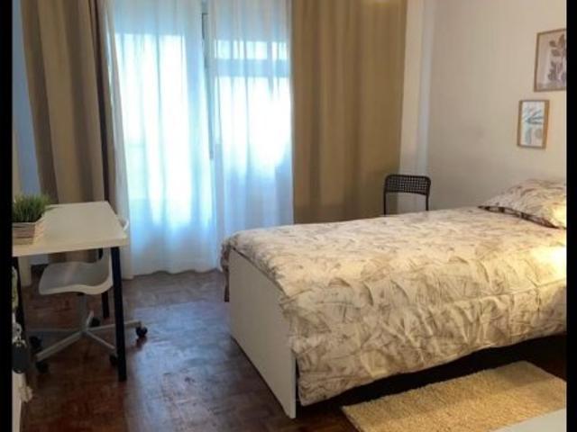 room_shared lisbon