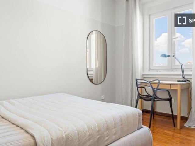 Quarto em apartamento de 8 quartos, Lisboa