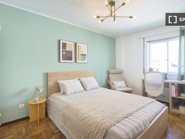 Quarto em apartamento compartilhado de 5 quartos em Lisboa