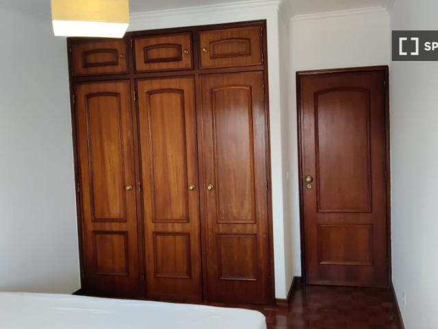 room_shared lisbon